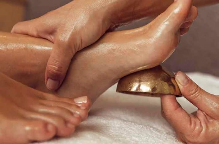 Massage ayurvédique des pieds bol kansu